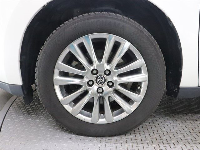 TOYOTA HARRIER 2WD 2017