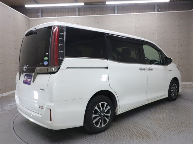 TOYOTA ESQUIRE HYBRID 2019