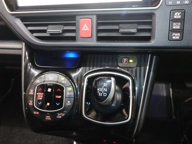 TOYOTA ESQUIRE HYBRID 2019