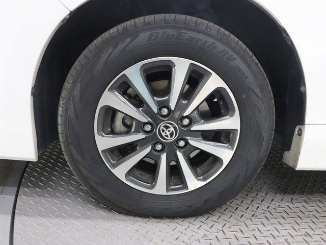 TOYOTA ESQUIRE HYBRID 2019