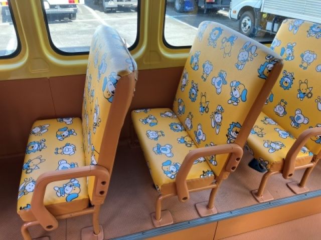 TOYOTA HIACE COMMUTER 4WD 2016