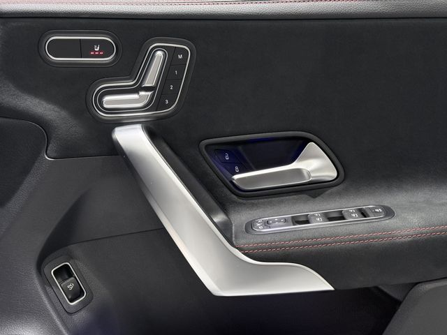 MERCEDES BENZ MERCEDES BENZ CLA class 2024