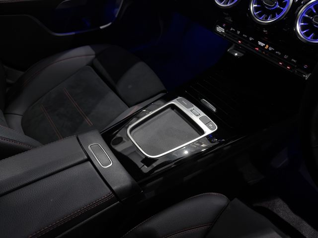 MERCEDES BENZ MERCEDES BENZ CLA class 2024