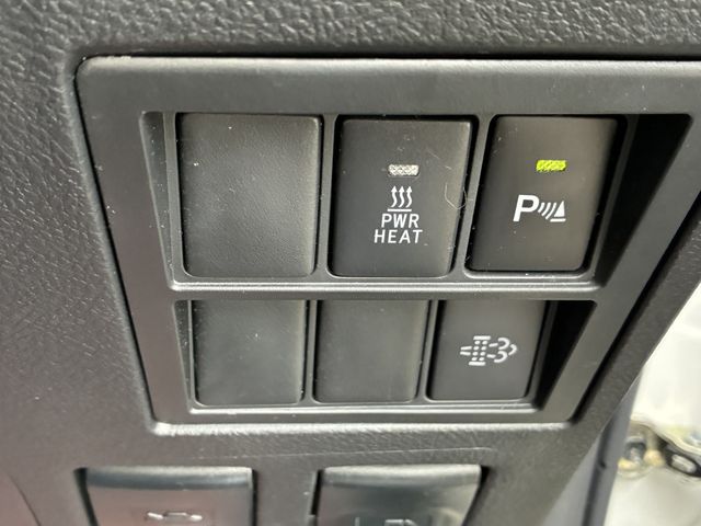 TOYOTA HILUX 4WD 2021