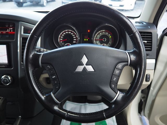 MITSUBISHI PAJERO wagon 2014