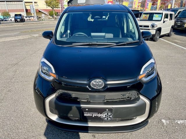 TOYOTA SIENTA HYBRID 2022