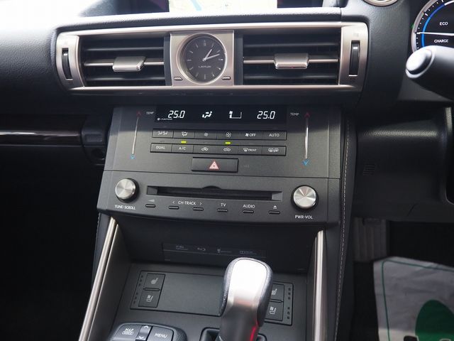 TOYOTA LEXUS IS300h AWD 2015