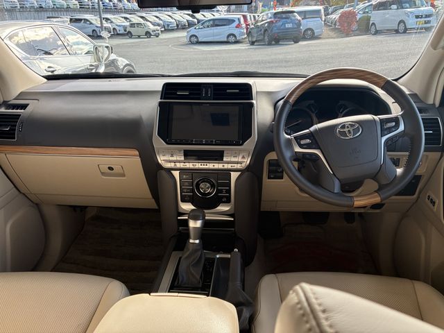 TOYOTA LANDCRUISER PRADO 2023