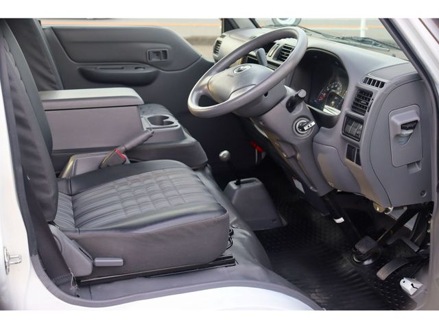 MAZDA BONGO van 4WD 2017