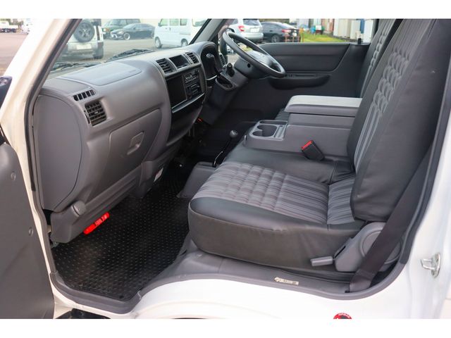 MAZDA BONGO van 4WD 2017