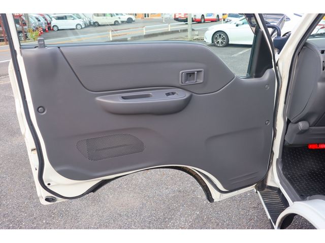 MAZDA BONGO van 4WD 2017