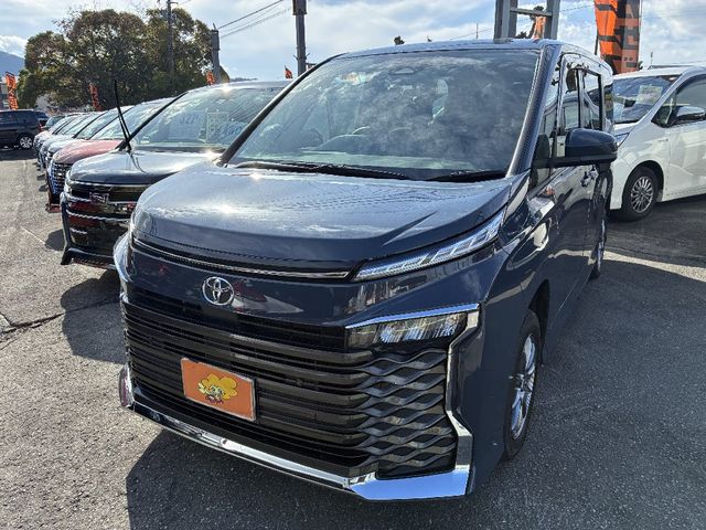 TOYOTA VOXY 4WD 2022