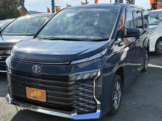 TOYOTA VOXY 4WD 2022