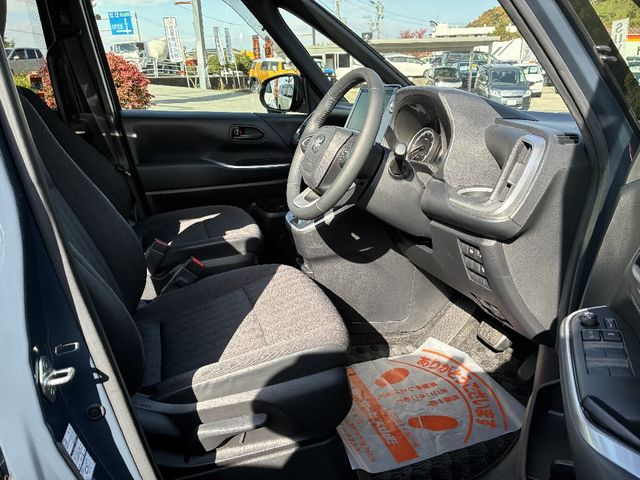 TOYOTA VOXY 4WD 2022