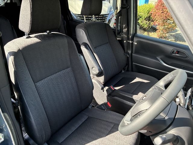 TOYOTA VOXY 4WD 2022