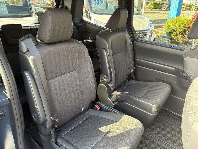 TOYOTA VOXY 4WD 2022