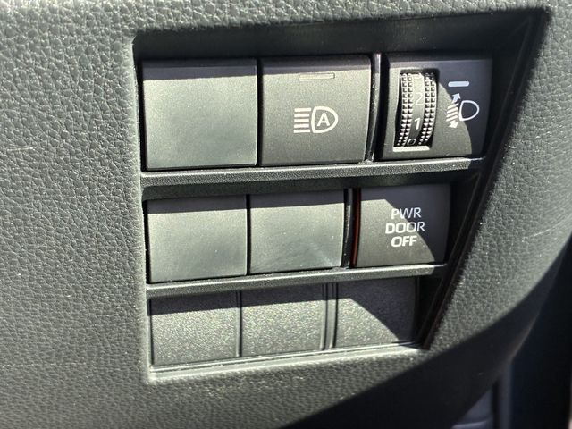 TOYOTA VOXY 4WD 2022