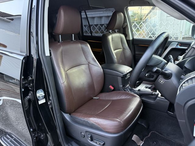 TOYOTA LANDCRUISER PRADO 2017