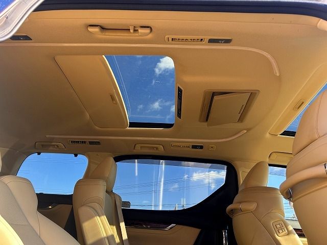 TOYOTA VELLFIRE 2020