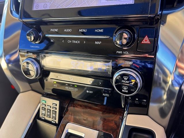 TOYOTA VELLFIRE 2020