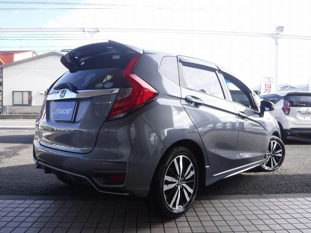 HONDA FIT HYBRID 2017