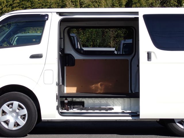 TOYOTA HIACE van 2WD 2020