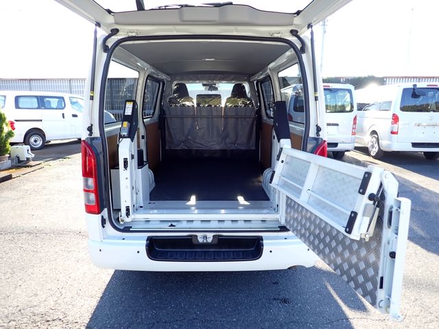 TOYOTA HIACE van 2WD 2020