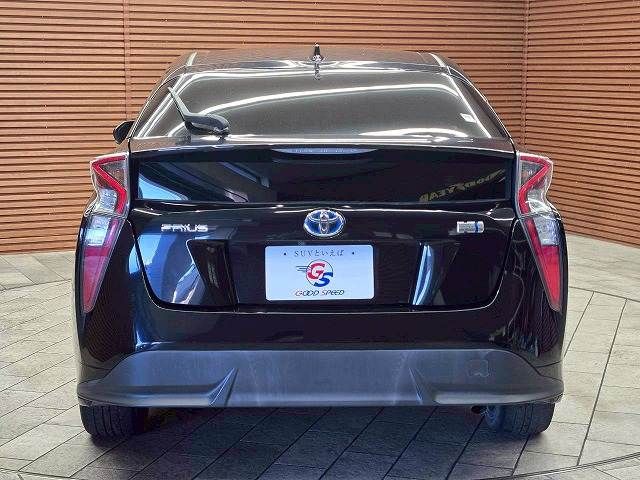 TOYOTA PRIUS 2016
