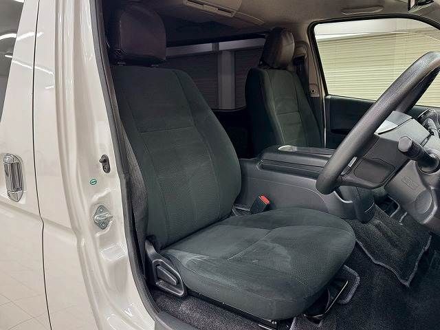 TOYOTA HIACE van 2WD 2018