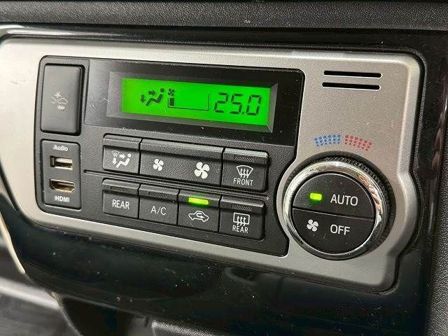 TOYOTA HIACE van 2WD 2018