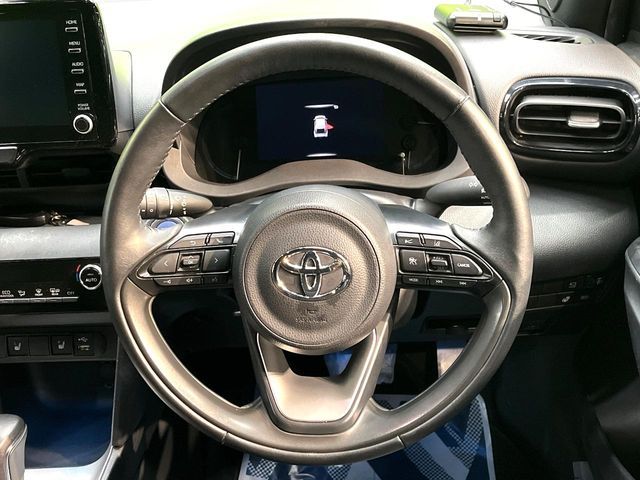 TOYOTA YARIS CROSS HYBRID 2023