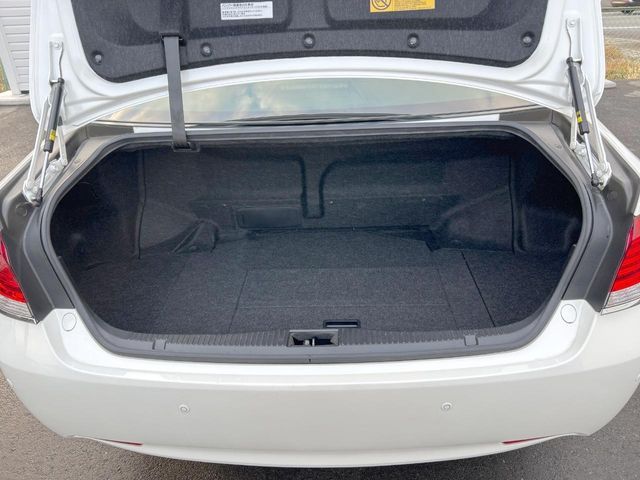 TOYOTA CROWN MAJESTA HYBRID 2015