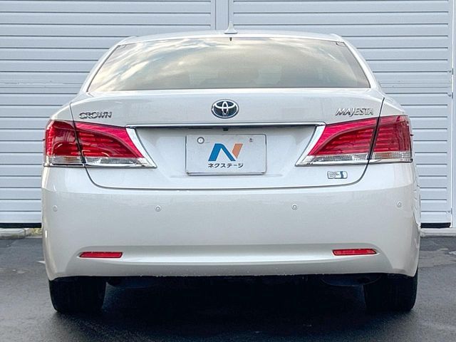 TOYOTA CROWN MAJESTA HYBRID 2015