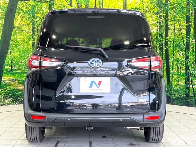 TOYOTA SIENTA HYBRID 2021