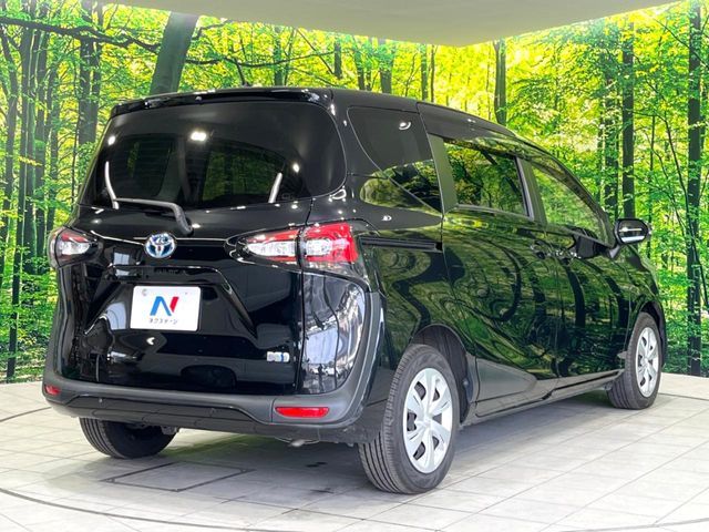 TOYOTA SIENTA HYBRID 2021