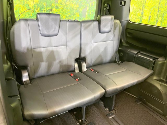 TOYOTA ESQUIRE HYBRID 2016