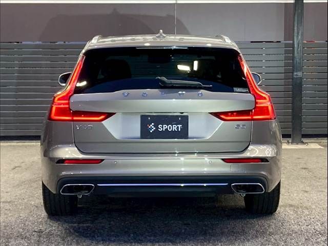 VOLVO VOLVO V60 2022