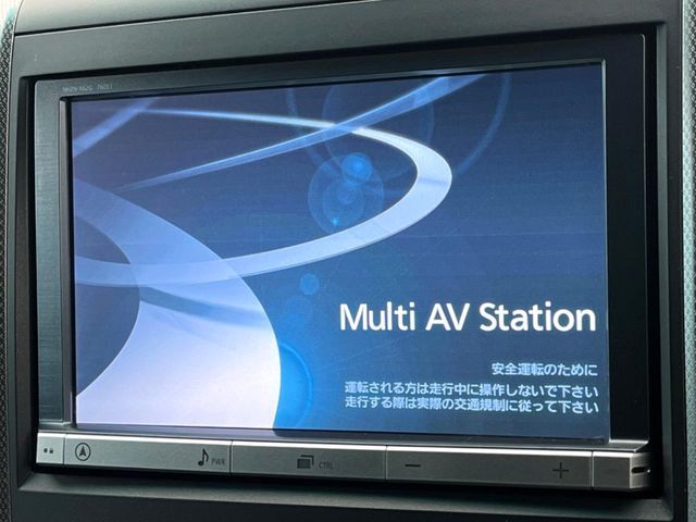 TOYOTA VELLFIRE 2013