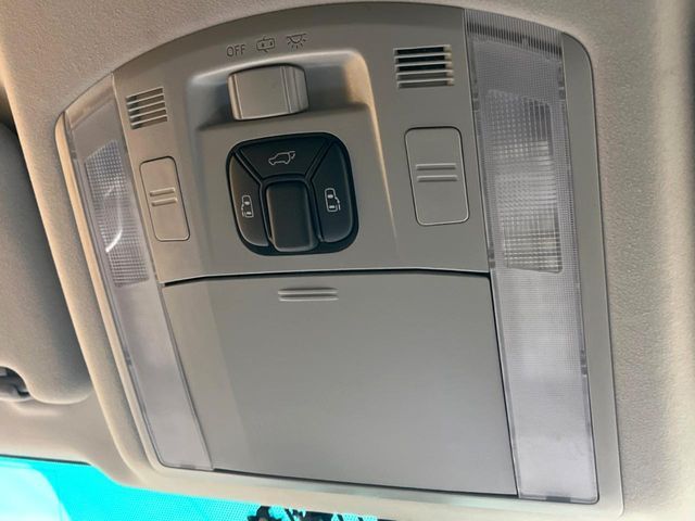 TOYOTA VELLFIRE 2013