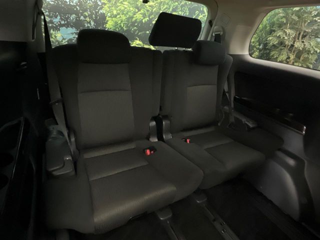TOYOTA VELLFIRE 2013