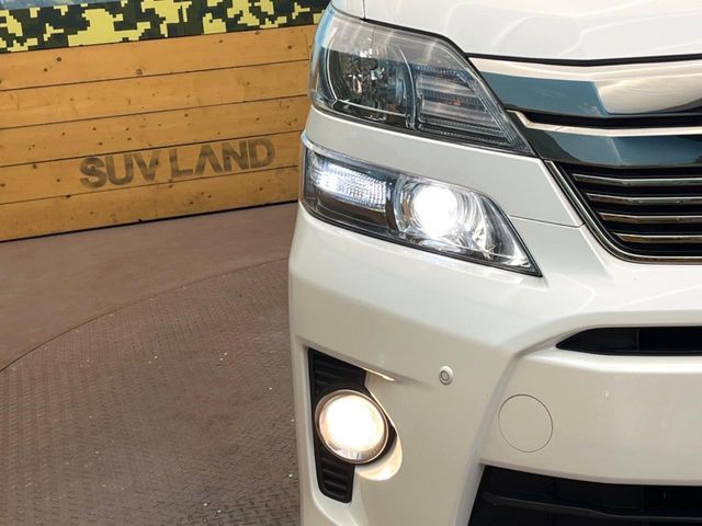 TOYOTA VELLFIRE 2013