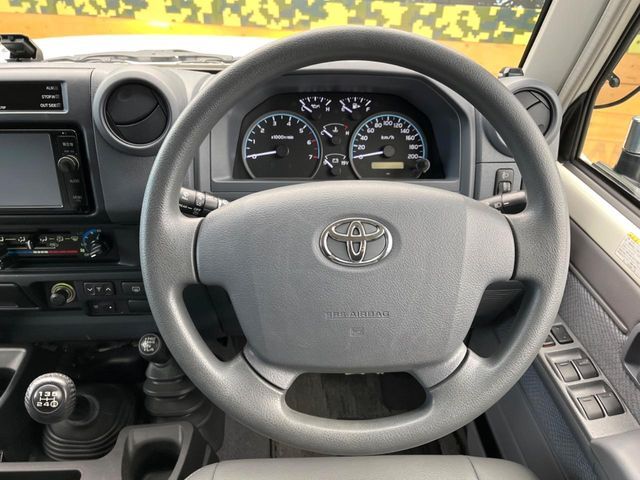 TOYOTA LANDCRUISER van 2014