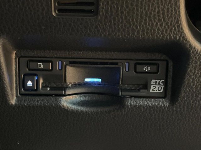 TOYOTA NOAH 4WD 2025