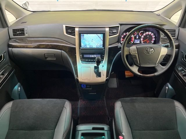 TOYOTA VELLFIRE 2014