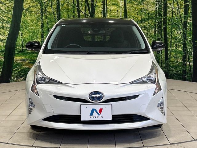 TOYOTA PRIUS 2018