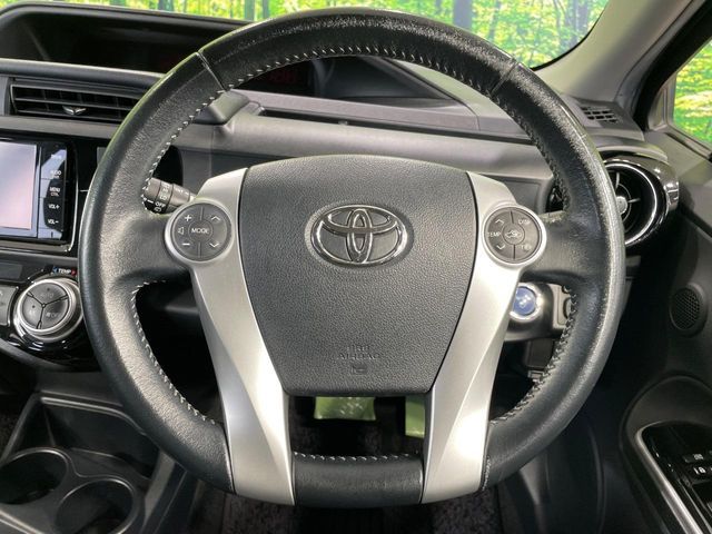 TOYOTA AQUA 2015