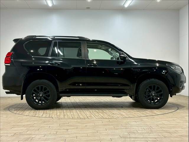 TOYOTA LANDCRUISER PRADO 2022
