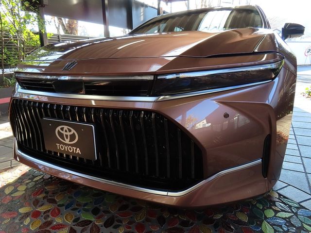 TOYOTA CROWN sedan 2025