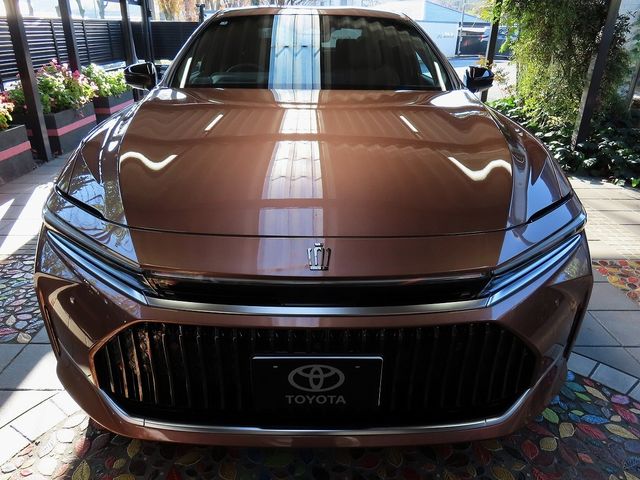 TOYOTA CROWN sedan 2025