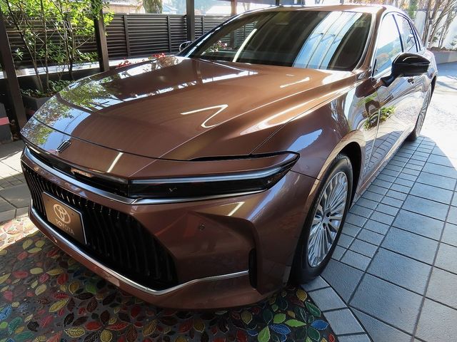 TOYOTA CROWN sedan 2025